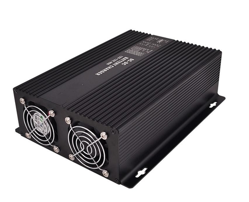 شارژر باتری 12V 30A DC با 390W Pvmax محافظت از قطب معکوس درجه ضد آب IP20/IP65
