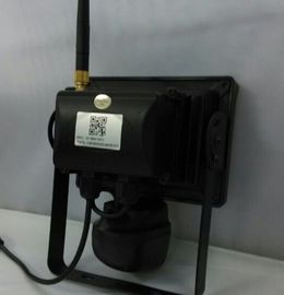 CMOS Floodlight Wifi دوربین امنیتی 2.0 مگا پیکسل 8 کاربر به طور همزمان نظارت می کند