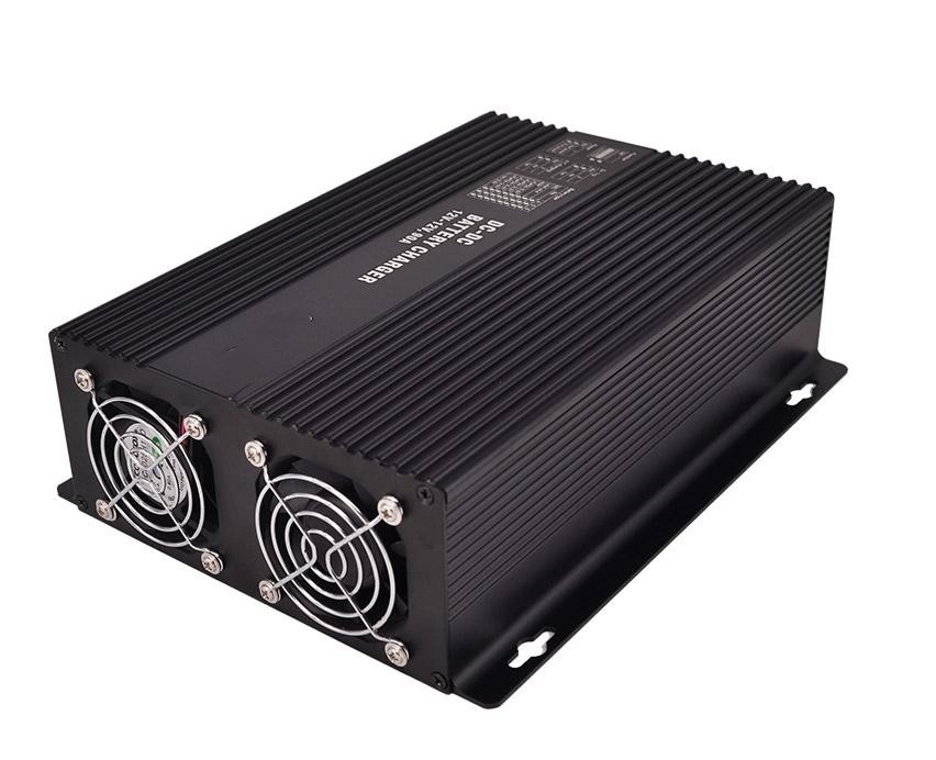 شارژر باتری 12V 30A DC با 390W Pvmax محافظت از قطب معکوس درجه ضد آب IP20/IP65