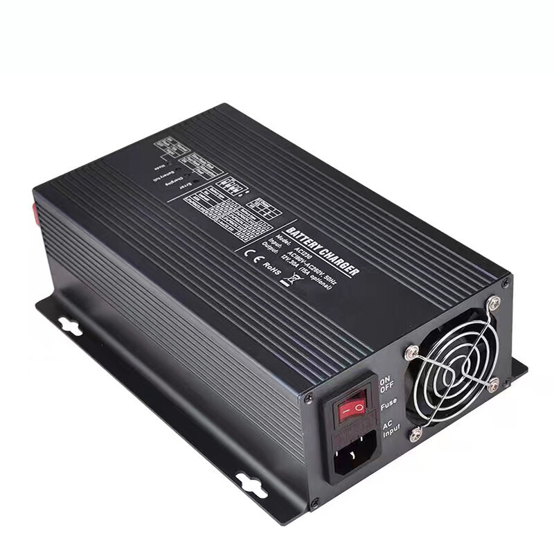 حداکثر جریان ورودی 30A شارژر باتری خورشیدی ایده آل برای نصب های خورشیدی از راه دور ارائه و کار بدون نگهداری