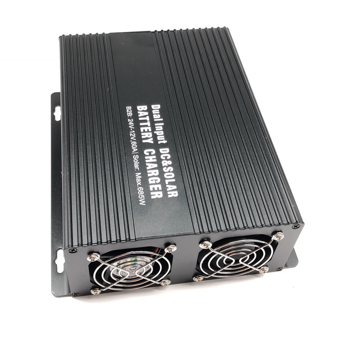 شارژر باتری خورشیدی 30A دو ورودی در خودرو شارژر باتری DC 12V-DC12V برای RV